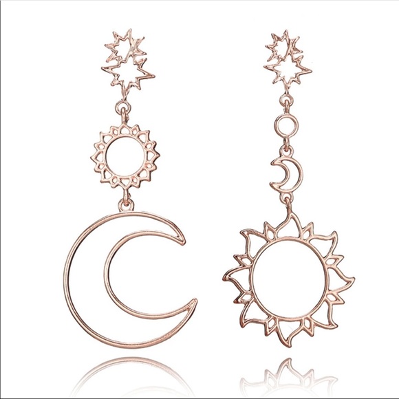 Marvelous Long Gold Sun & Moon Earrings (V1) - Picture 3 of 8